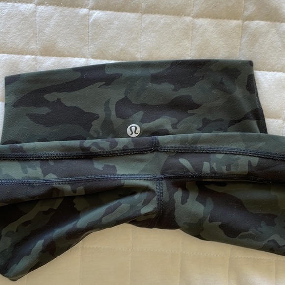🍋LULULEMON🍋 Incognito Camo Multi Gator Green Align 28” Size 2 - Picture 8 of 10
